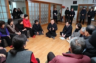 이상민 행안부 장관, 경기도 과천시 경로당 방문 사진 2
