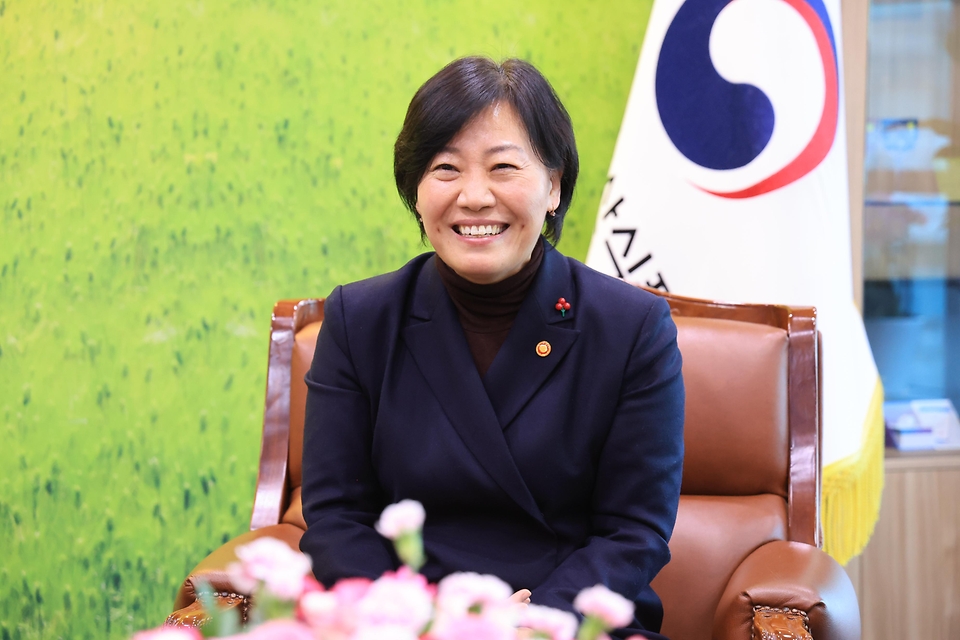 송미령 농림축산식품부 장관이 23일 정부세종청사 농림축산식품부에서 여성농업인단체장을 초청하여 간담회를 하고 있다.