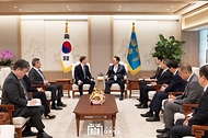 마크 저커버그 메타 CEO 접견 사진 5