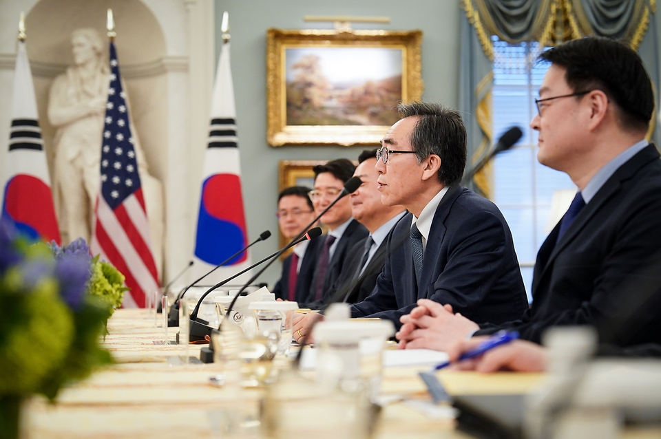 조태열 외교부 장관이 28일(현지시간) 미국 워싱턴 D.C. 국무부에서 열린 ‘한미 외교장관회담’에서 안토니 블링컨(Antony J. Blinken) 미 국무장관과 회담을 하고 있다. 