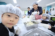 송미령 농식품부 장관, 천안 가람초등학교를 찾아 일일 교사로 재능기부 사진 6