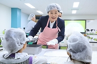 송미령 농식품부 장관, 천안 가람초등학교를 찾아 일일 교사로 재능기부 사진 2