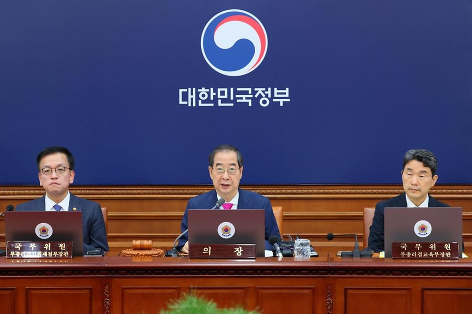 한덕수 국무총리가 21일 서울 종로구 정부서울청사에서 열린 ‘제22회 국무회의’에서 발언하고 있다.