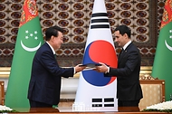 한- 투르크메니스탄 공동성명·MOU 서명식 및 공동언론발표 사진 4