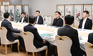 최상목 대통령 권한대행 부총리 겸 기획재정부 장관, 거시경제·금융현안 간담회 사진 7