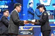 최상목 대통령 권한대행 부총리 겸 기획재정부 장관, 2025년 신임경찰 경위·경감 임용식 사진 3