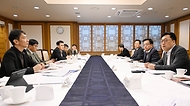 최상목 대통령 권한대행 부총리 겸 기획재정부 장관, 거시경제·금융현안 간담회 사진 5