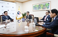 최상목 대통령 권한대행 부총리 겸 기획재정부 장관, 국제신용평가사 S&P 연례협의단 접견 사진 3