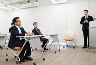최상목 대통령 권한대행 부총리 겸 기획재정부 장관, 청년창업허브 현장방문 사진 10