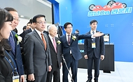 최상목 대통령 권한대행 부총리 겸 기획재정부 장관, 2025 대한민국 채용박람회 사진 3