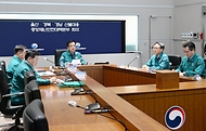 최상목 대통령 권한대행 부총리 겸 기획재정부 장관, 울산·경남·경북 산불대응 제3차 중앙재난안전대책본부 회의 사진 6