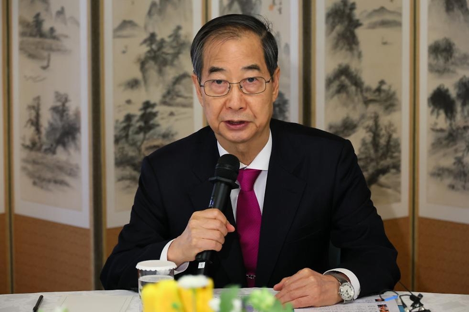 한덕수 대통령 권한대행 국무총리가 27일 종로구 삼청동 총리서울공관에서 열린 경제6단체 간담회에서 발언을 하고 있다.