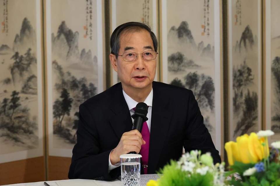한덕수 대통령 권한대행 국무총리가 27일 종로구 삼청동 총리서울공관에서 열린 경제6단체 간담회에서 발언을 하고 있다.