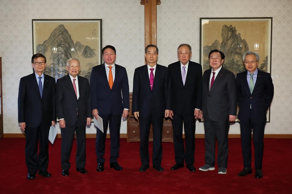 한덕수 대통령 권한대행 국무총리가 27일 종로구 삼청동 총리서울공관에서 열린 경제6단체 간담회에서 발언을 하고 있다.