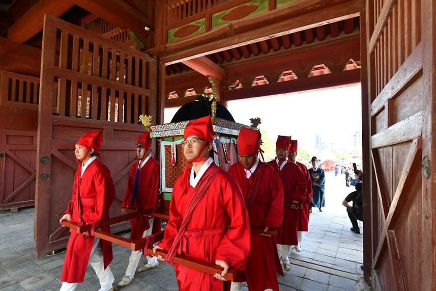 국가유산청은 4월 20일, 5년간의 대규모 수리를 마친 종묘 정전을 공개하고, 창덕궁에 임시로 모셨던 조선 왕과 왕비의 신주들을 본래의 자리로 다시 모시는 '종묘 정전 환안제 및 준공 기념식'을 개최하였다.