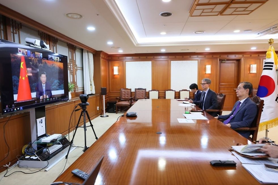 한덕수 대통령 권한대행 국무총리가 23일 세종대로 정부서울청사에서 화상으로 진행된 UN 기후 정상회의에 참석, 발언을 하고 있다.