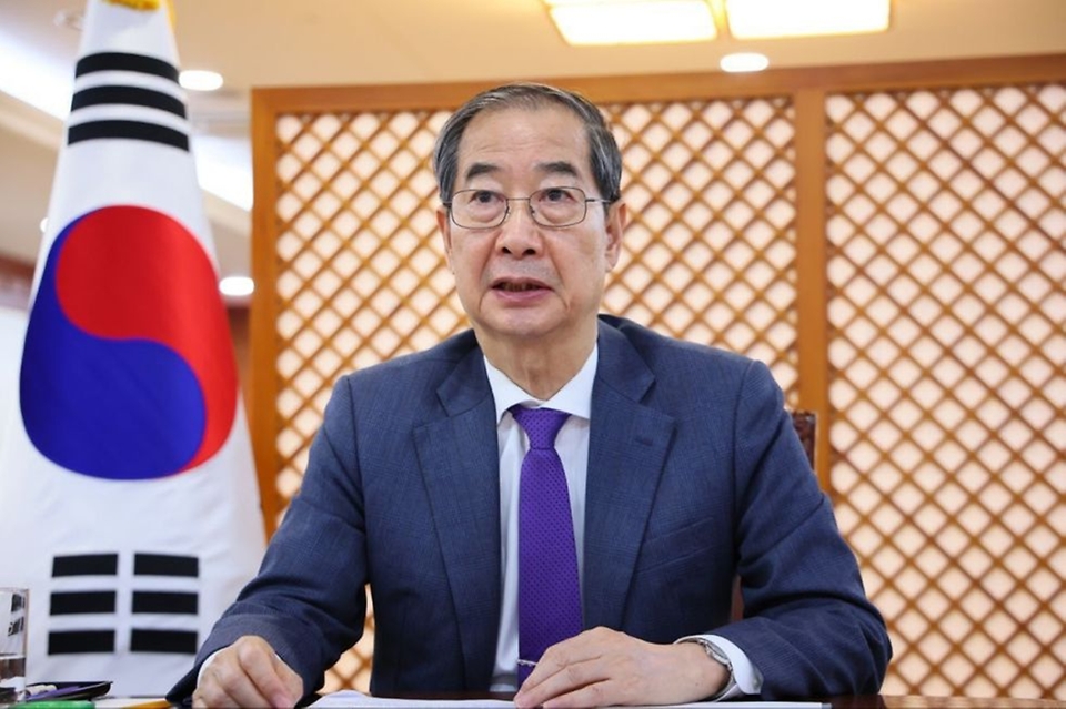 한덕수 대통령 권한대행 국무총리가 23일 세종대로 정부서울청사에서 화상으로 진행된 UN 기후 정상회의에 참석, 발언을 하고 있다.