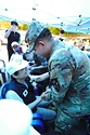 호국보훈의 달, 영웅 가슴에 꽃 한 송이 동맹의 미소로 활짝 피다 사진 2