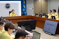 제8회 대통령 주재 수석·보좌관회의 사진 1