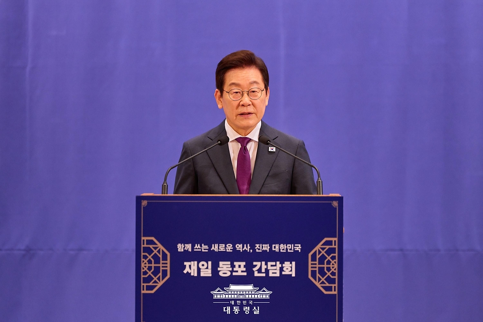 이재명 대통령이 23일 일본 도쿄의 한 호텔에서 열린 재일동포 오찬 간담회에 참석해 발언하고 있다.