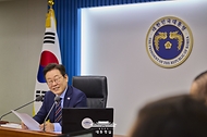 제12차 대통령 주재 수석·보좌관 회의 사진 6