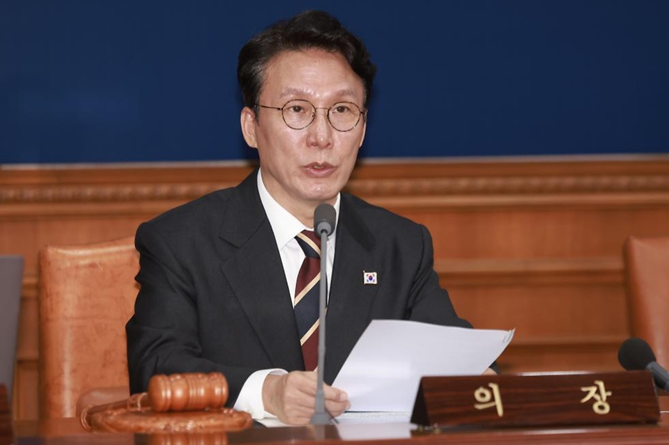 김민석 국무총리가 25일 세종대로 정부서울청사에서 열린 국무회의를 주재, 모두발언을 하고 있다.