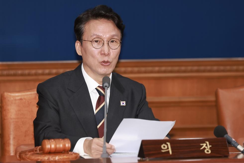 김민석 국무총리가 25일 세종대로 정부서울청사에서 열린 국무회의를 주재, 모두발언을 하고 있다.