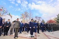 한국전 참전기념탑 헌화 사진 10