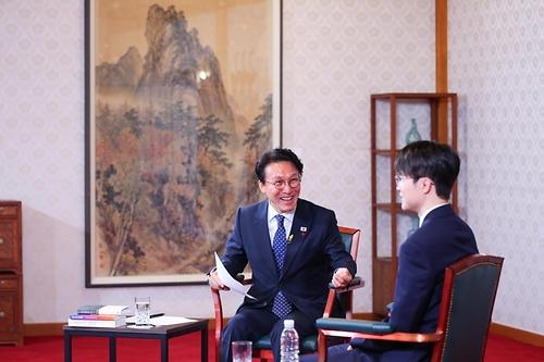 제7차 토론나라: 총리의 인터뷰