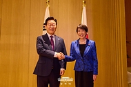 한·일 정상회담 소인수 회담 사진 2