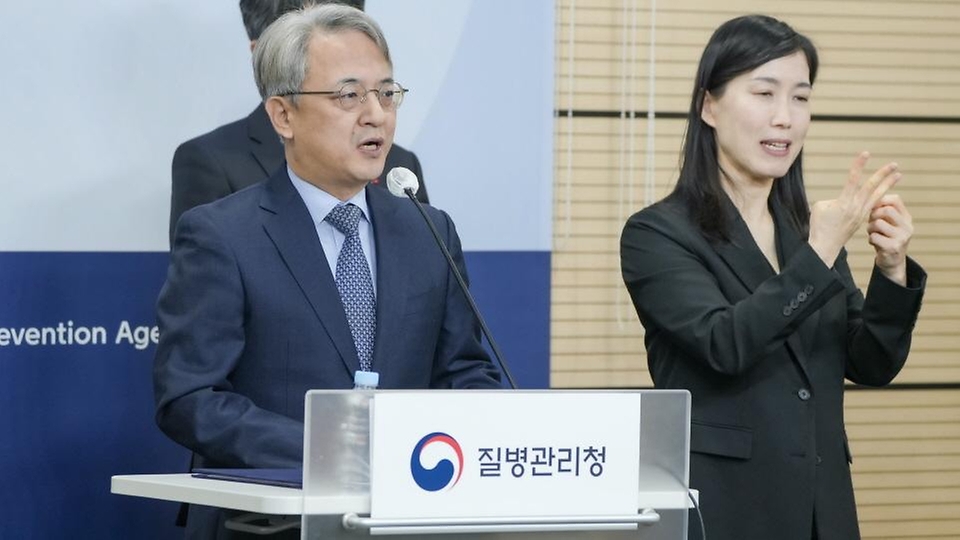 질병관리청과 대한심폐소생협회는 1월 29일 '2025년 한국 심폐소생술 가이드라인'을 발표했다. 이번 가이드라인은 기존 '2020년 한국 심폐소생술 가이드라인'('21.3. 발행)을 기반으로 하되, 국내·외 최신 연구 결과 등을 반영해 개정했으며, 총 7개의 전문위원회를 구성해 16개 전문단체, 73명의 전문가가 참여했다.