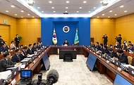제24차 대통령 주재 수석·보좌관 회의 사진 6