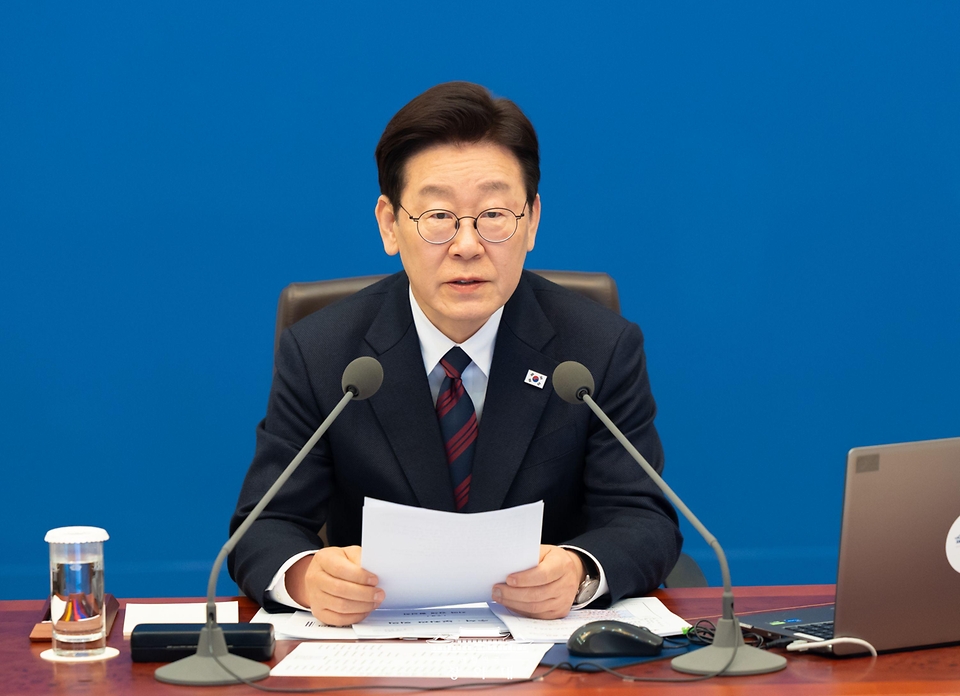 이재명 대통령이 3월 19일 청와대에서 열린 수석보좌관회의에서 발언하고 있다.