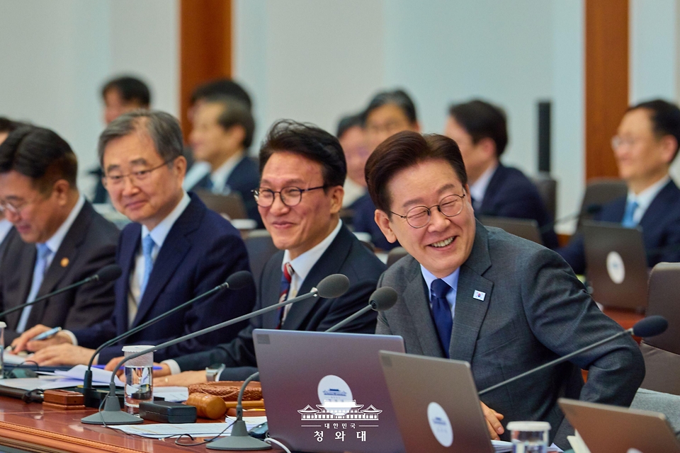 이재명 대통령이 3월 24일 청와대에서 국무회의를 주재하고 있다.