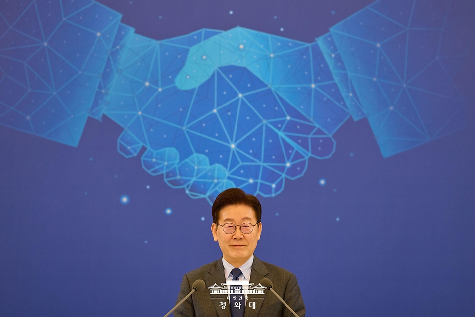 이재명 대통령이 3월 24일 청와대에서 열린 한국노총 초청간담회에서 발언하고 있다.