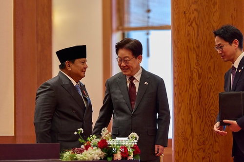 '프라보워' 인도네시아 대통령 국빈 방한 - 방명록 서명 및 기념촬영