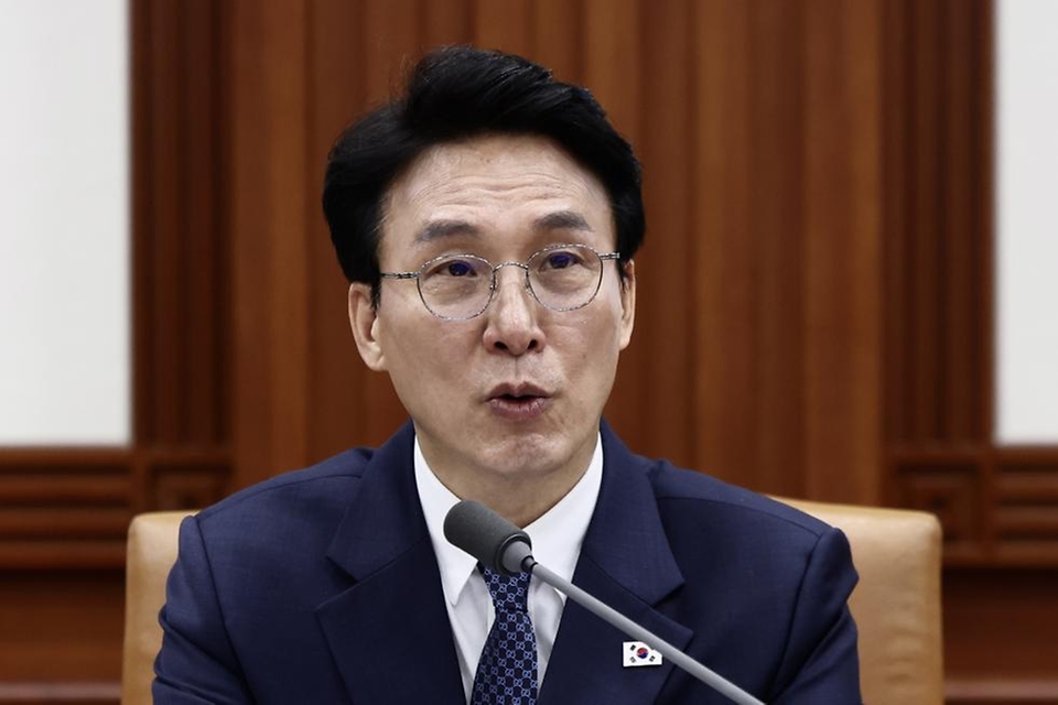 김민석 국무총리가 4월 22일 세종대로 정부서울청사에서 열린 비상경제본부회의를 주재하고 있다.
