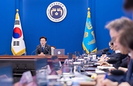 제31차 대통령 주재 수석·보좌관 회의 사진 4
