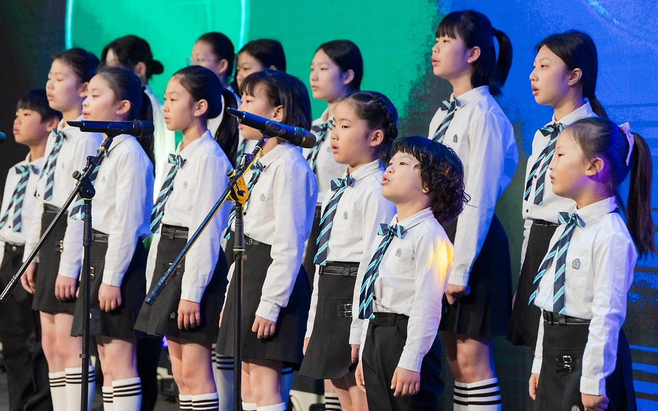정은경 보건복지부 장관이 제21회 입양의 날을 맞아 5월 9일 서울 드래곤시티 호텔에서 아동권리보장원과 함께 '2026년 제21회 입양의 날' 기념행사를 개최하고 있다.