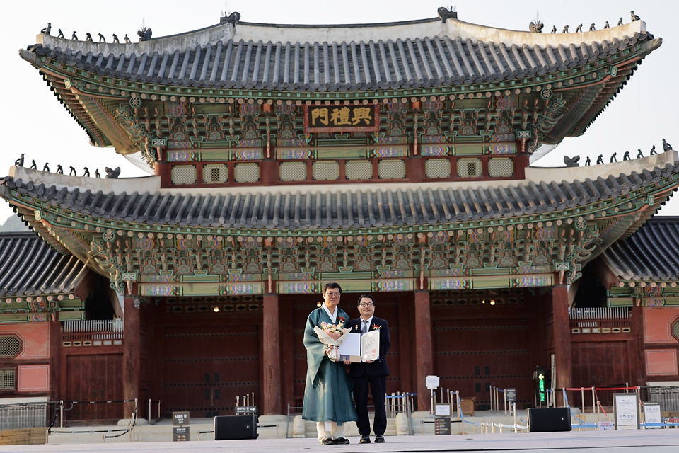 문화체육관광부는 5월 15일 서울 종로구 경복궁 흥례문 광장에서 ‘여민락, 세상과 함께 즐기다’는 주제로 ‘629돌 세종대왕 나신 날’ 기념행사를 개최했다.