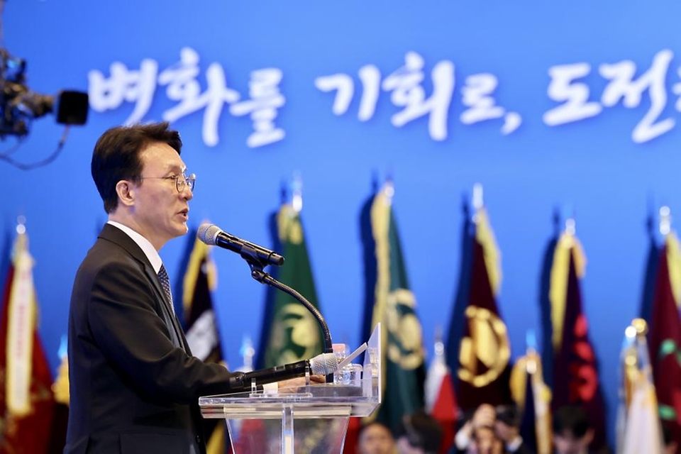 김민석 국무총리가 5월 19일 영등포구 중소기업중앙회에서 열린 2026 대한민국 중소기업인대회에 참석, 격려사를 하고 있다.