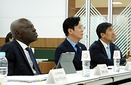 국제노동기구(ILO) 사무총장과 만나 