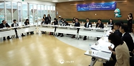 국제노동기구(ILO) 사무총장과 만나 