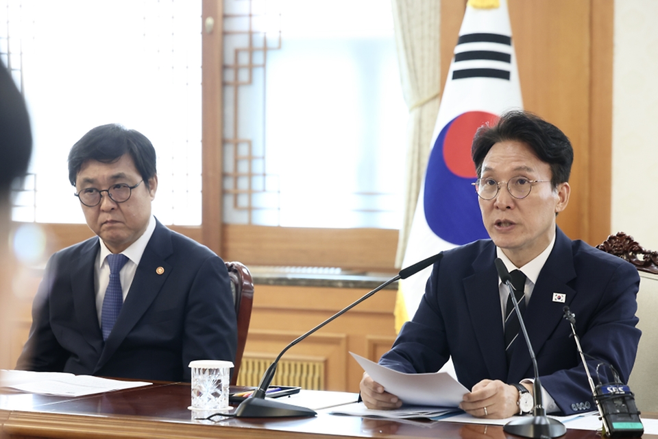 김민석 국무총리가 5월 28일 세종대로 정부서울청사에서 열린 데이터 관계장관회의를 주재하고 있다.