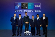 NATO 사무총장-IP4 소인수 회담 사진 2