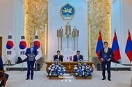 한-몽골 협정·MOU 교환식 공동언론발표 사진 2