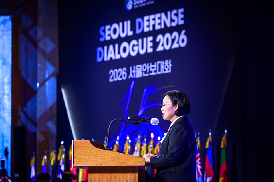 한성숙 국무총리가 9월 8일 서울 중구 더그랜드롯데에서 열린 2026 서울안보대화 개회식에서 기조연설을 하고 있다.