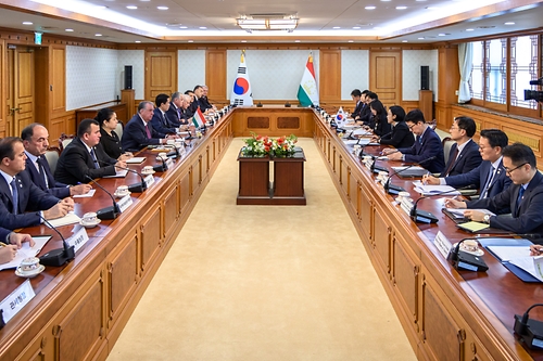 에모말리 라흐몬 타지키스탄 대통령 접견