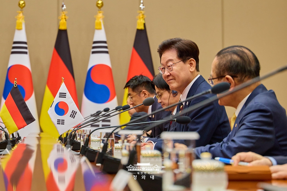 이재명 대통령이 10월 29일 청와대에서 열린 프리드리히 메르츠 독일 총리와의 정상회담에서 발언하고 있다.