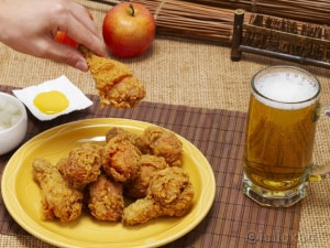 야식으로치킨과맥주와사과